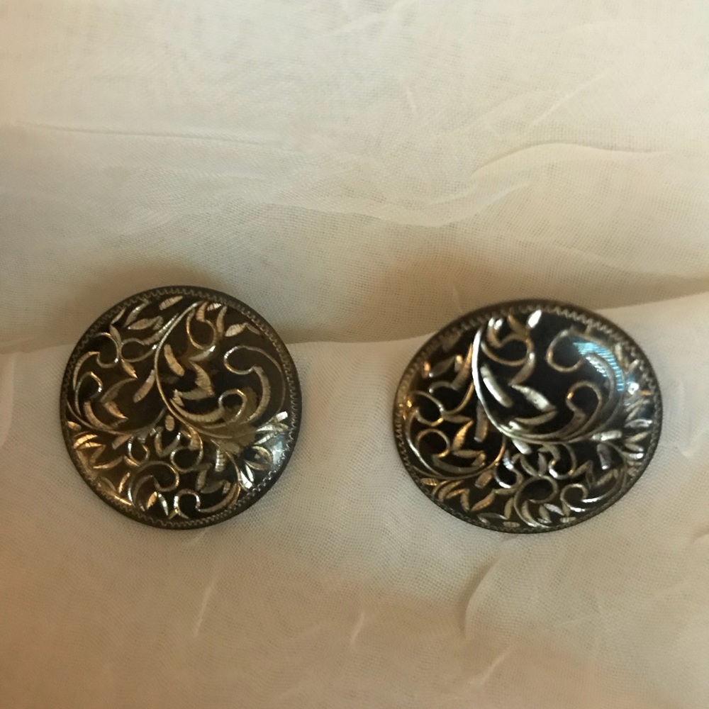 Vintage screw type earrings